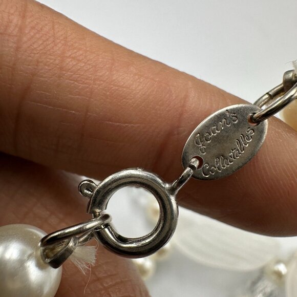 3/$30 Vintage Joans Collectibles Necklace Faux Pearl Frosted Leaf Pendants - Picture 9 of 12